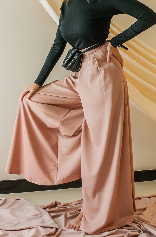 Peach Linen Trousers | Linen Trousers - Style Cheat | Wide leg trousers,  High waisted trousers, Size 10 models