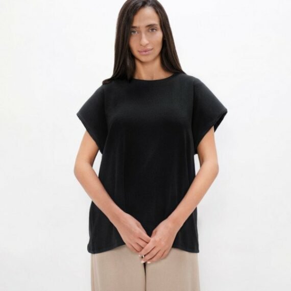 Black Muscat Shoulder Tee