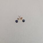 Dot Black Pearl Earrings