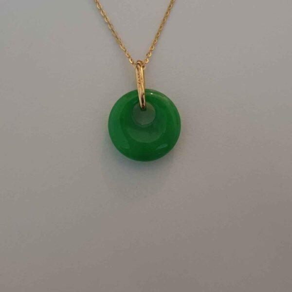 GREEN AGATE CIRCLE NECKLACE